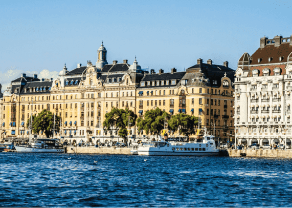 Why Swedish Property Prices are Still Plummeting: Insights from Experts
