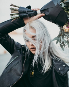 Natural remedies to reverse white hair